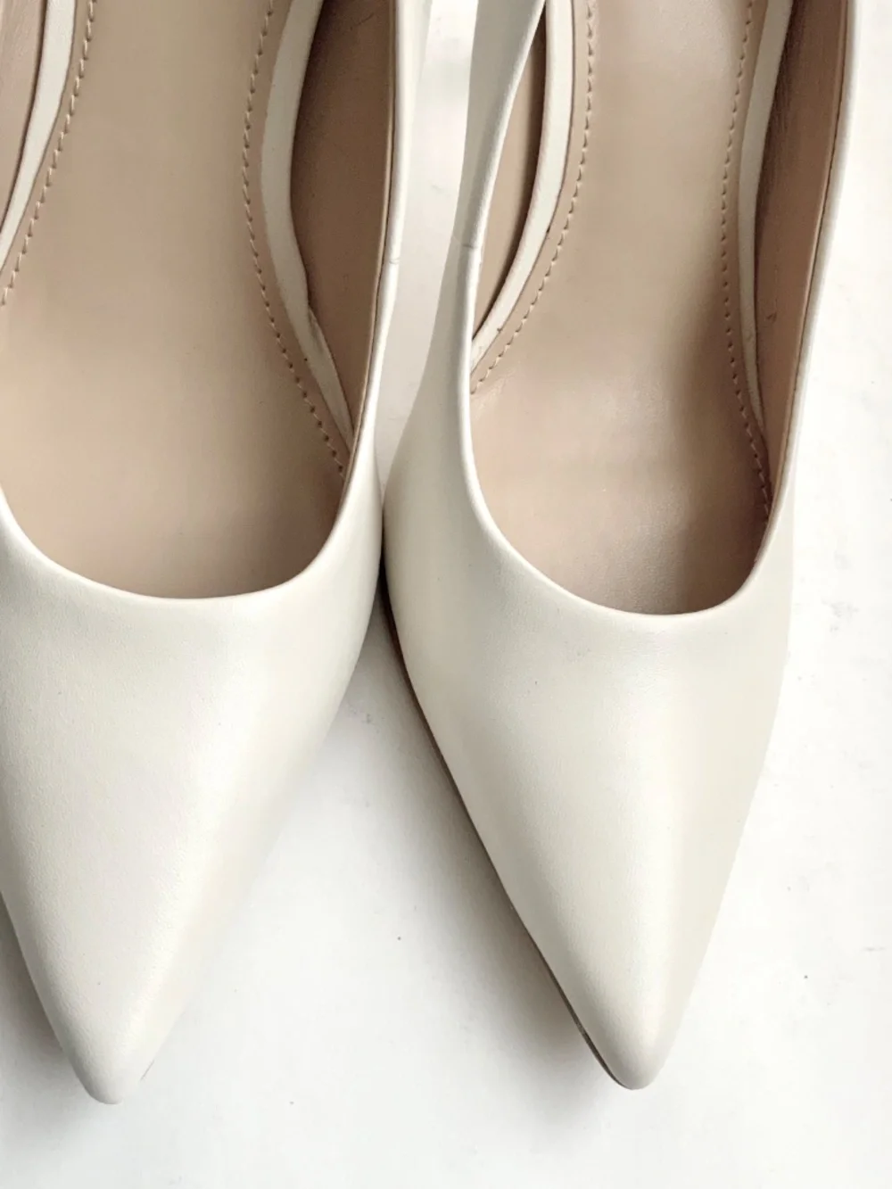 Marc Fisher Sassie Ivory White Leather Stiletto Heel Pointed Toe Pumps Shoes 9